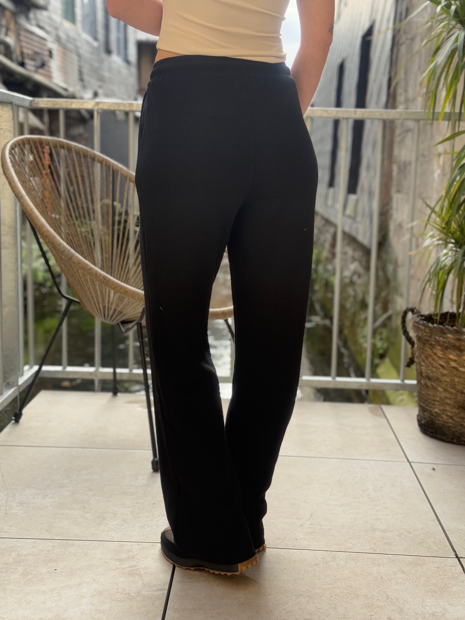 Pantalon noir nid d’abeille confortable – Image 4