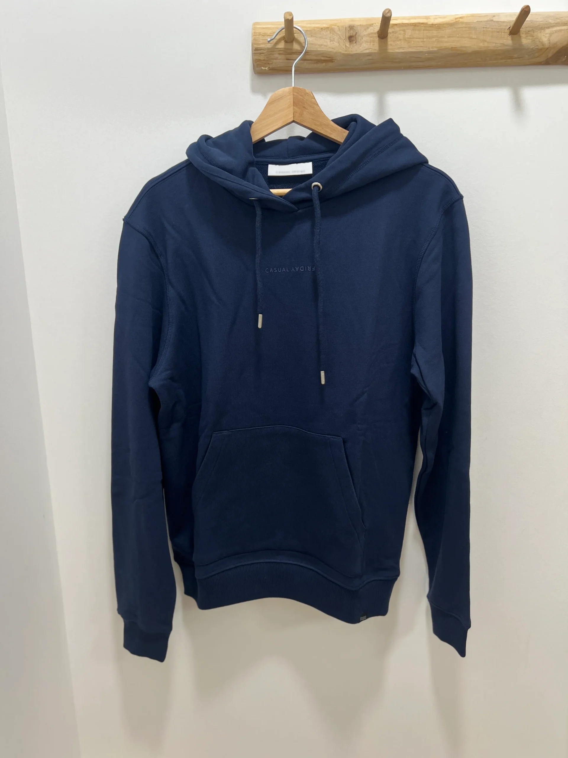 Sweat à capuche marine Casual Friday – Image 3